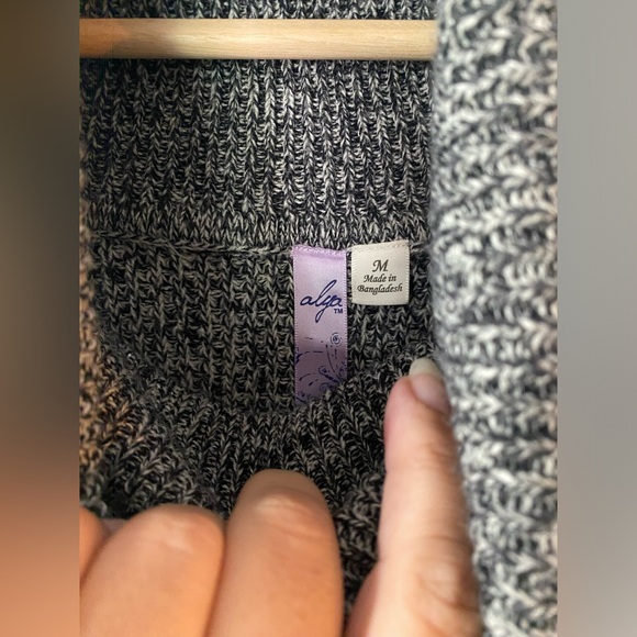 Alya Sweater M Excellent Vintage Condition Cowel Turtleneck Collar Cozy Comfort - Picture 6 of 8